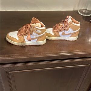 Nike Air Jordan High-Tops in Brown and White